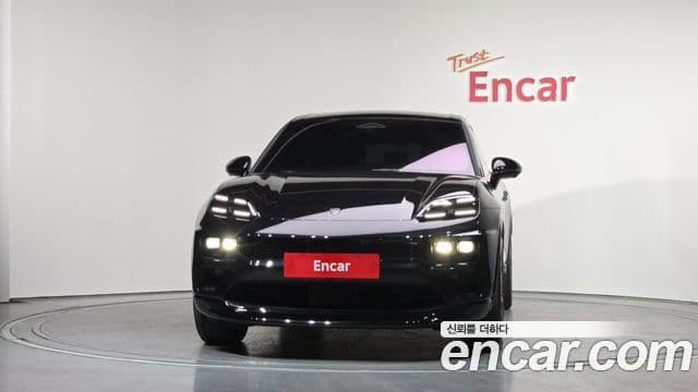 Porsche Macan EV 2025 — ფოტო 16/20