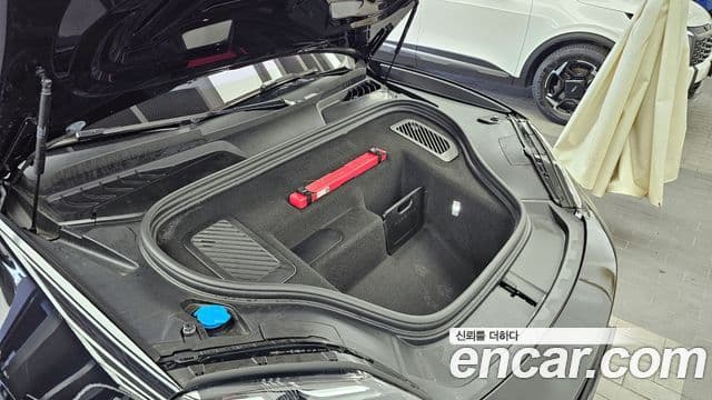 Porsche Macan EV 2025 — ფოტო 4/20