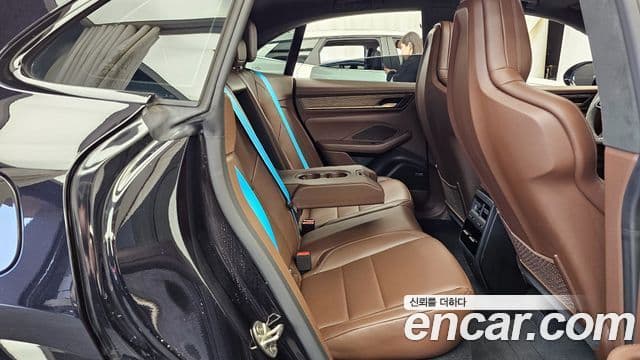 Porsche Macan EV 2025 — ფოტო 1/20