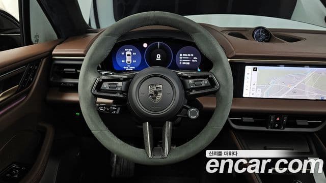 Porsche Macan EV 2025 — ფოტო 7/20