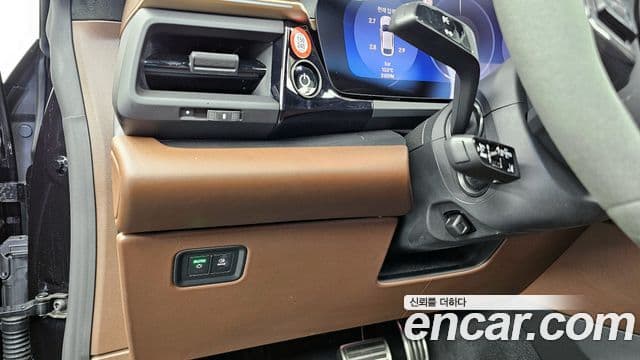 Porsche Macan EV 2025 — ფოტო 13/20