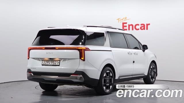 Kia Carnival 2024 — Şəkil 2/20