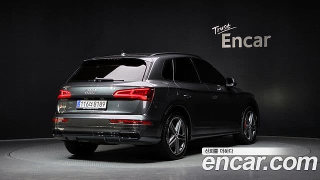 Audi Q5 2020 — ფოტო 1/20