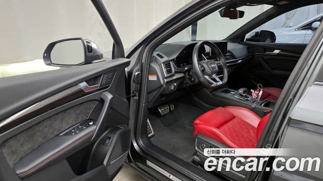 Audi Q5 2020 — ფოტო 8/20