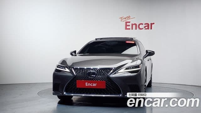Lexus LS500 2022 — ფოტო 3/20