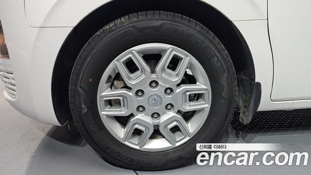 Hyundai Staria 2022 — ფოტო 5/20