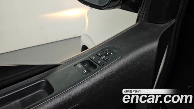 Hyundai Staria 2022 — ფოტო 13/20