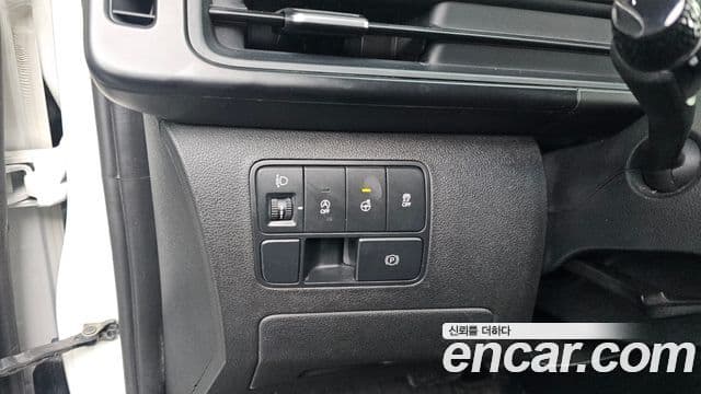 Hyundai Staria 2022 — ფოტო 14/20