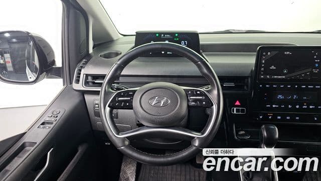 Hyundai Staria 2022 — ფოტო 15/20