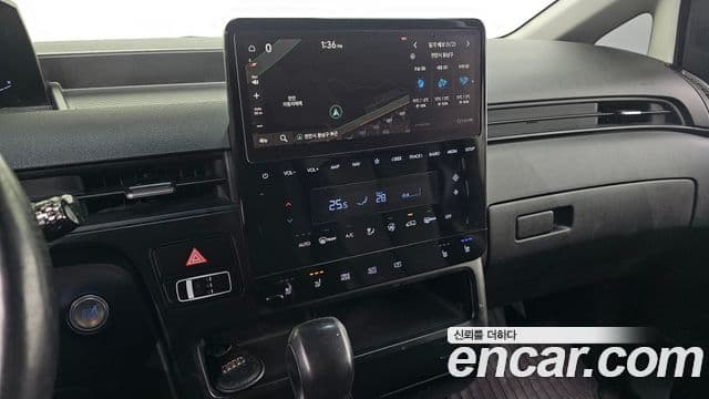 Hyundai Staria 2022 — ფოტო 17/20