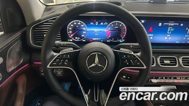 Mercedes-Benz GLE-Class 2025 — ფოტო 19/20
