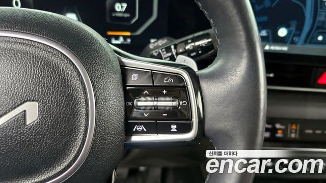 Kia Carnival 2024 — ფოტო 19/20