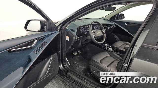Kia Niro 2022 — ფოტო 11/20