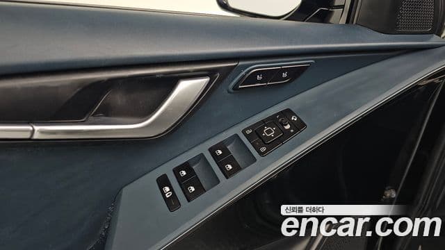 Kia Niro 2022 — ფოტო 18/20