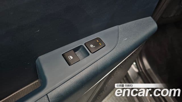 Kia Niro 2022 — ფოტო 19/20
