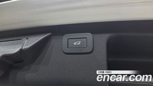 Land Rover Discovery Sport 2025 — Фото 19/20