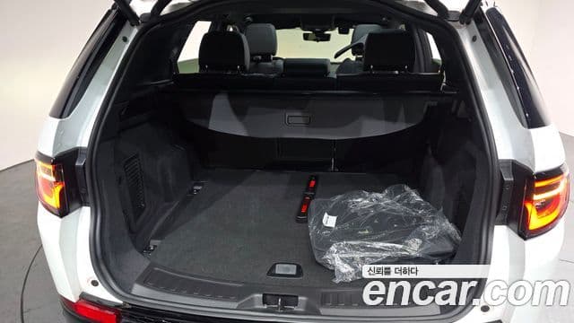 Land Rover Discovery Sport 2025 — Фото 20/20