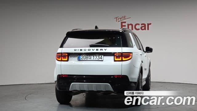 Land Rover Discovery Sport 2025 — ფოტო 4/20