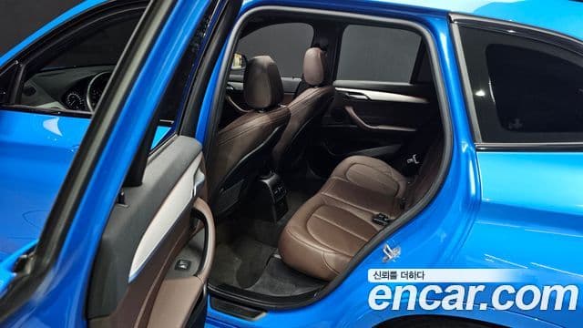 BMW X1 2022 — ფოტო 19/20