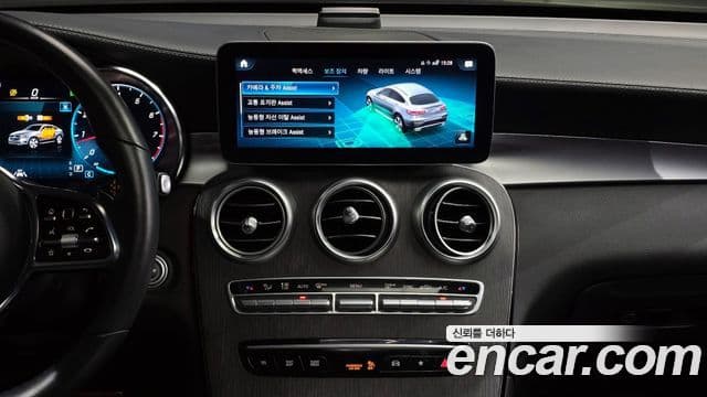 Mercedes-Benz GLC-Class 2023 — Фото 17/20