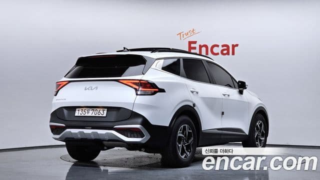 Kia Sportage 2021 — Фото 2/20