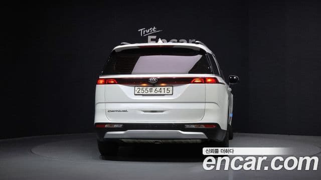 Kia Carnival 2021 — Şəkil 19/20
