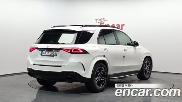 Mercedes-Benz GLE-Class 2021 — ფოტო 2/20