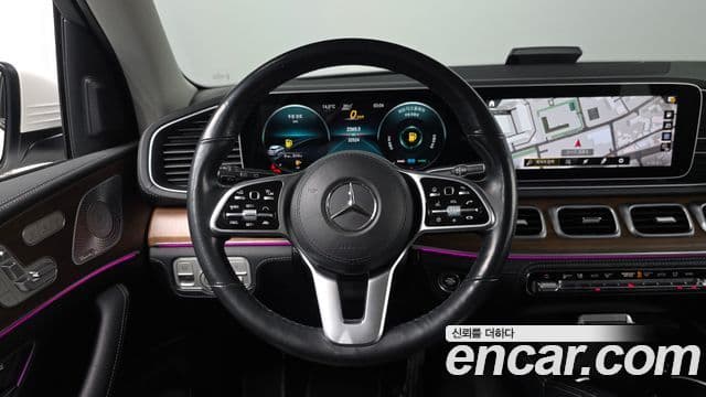 Mercedes-Benz GLE-Class 2021 — ფოტო 13/20