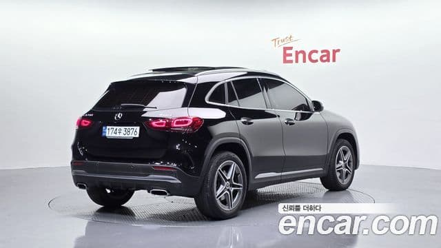 Mercedes-Benz GLA-Class 2022 — Şəkil 13/20