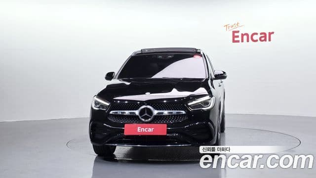 Mercedes-Benz GLA-Class 2022 — Şəkil 15/20