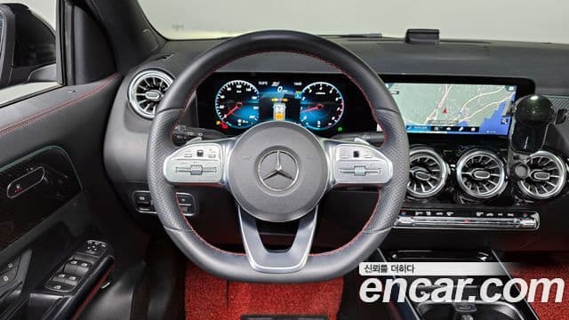 Mercedes-Benz GLA-Class 2022 — Şəkil 18/20
