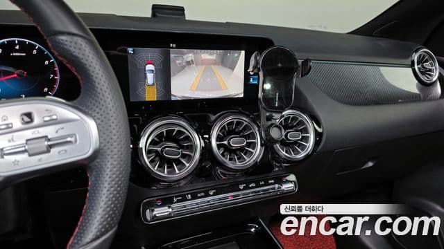 Mercedes-Benz GLA-Class 2022 — Şəkil 5/20