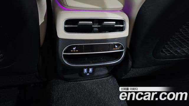 Genesis GV70 2021 — Şəkil 19/20