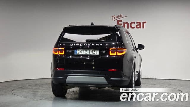 Land Rover Discovery Sport 2022 — ფოტო 4/20