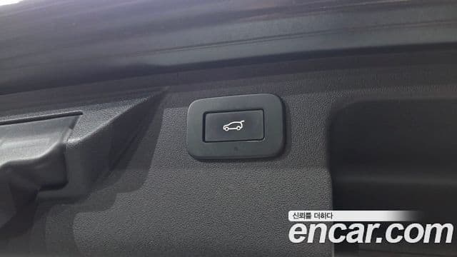 Land Rover Discovery Sport 2022 — ფოტო 19/20