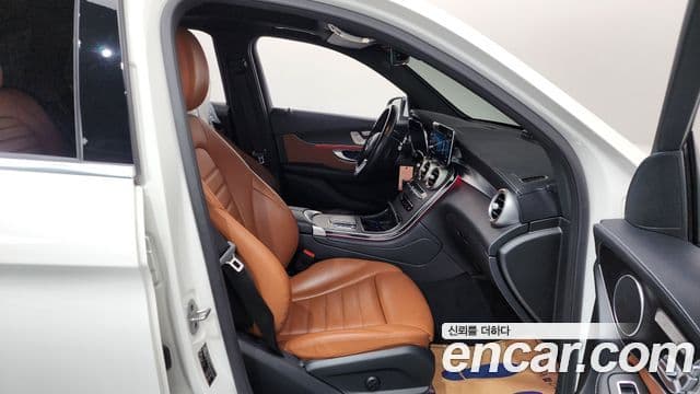 Mercedes-Benz GLC-Class 2022 — Şəkil 11/20