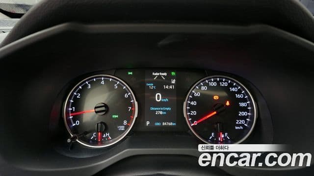 Toyota RAV4 2019 — Photo 9/20