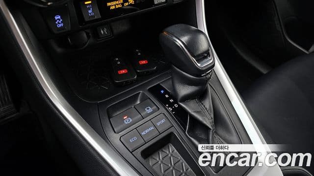 Toyota RAV4 2019 — Photo 14/20