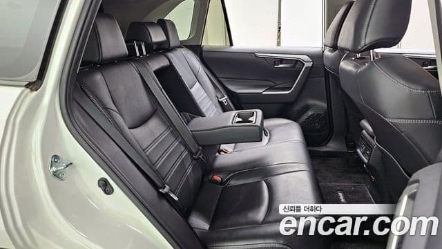 Toyota RAV4 2019 — Photo 13/20