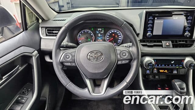 Toyota RAV4 2019 — Photo 2/20