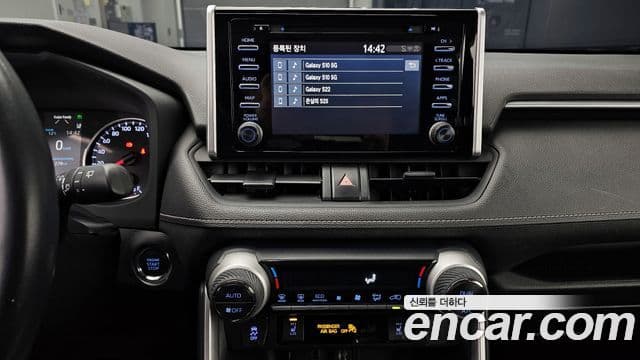 Toyota RAV4 2019 — Photo 16/20