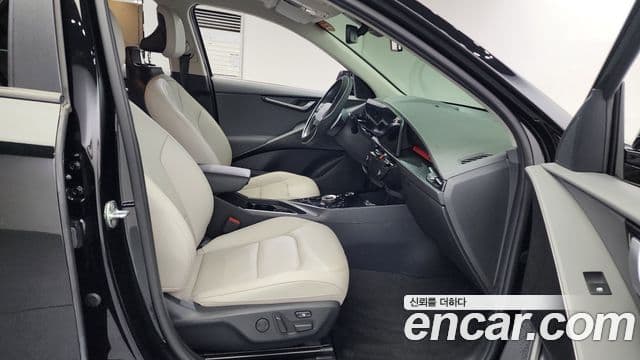 Kia Niro 2022 — Фото 12/20