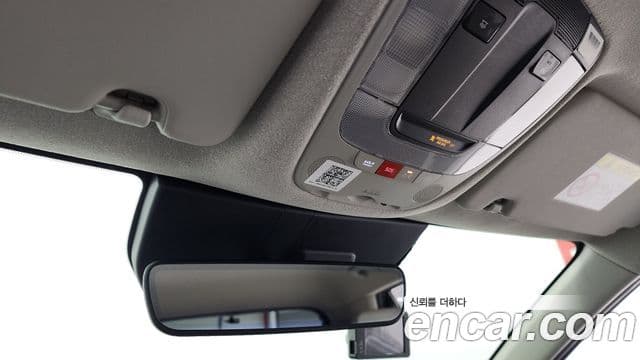 Kia Niro 2022 — Фото 18/20