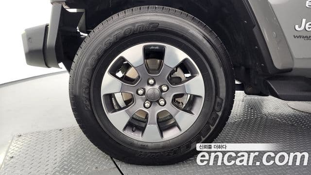 Jeep Wrangler 2020 — ფოტო 4/20