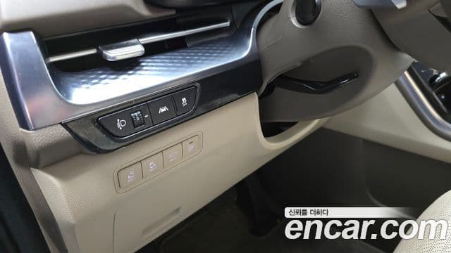 Kia Carnival 2021 — фото 14 из 20