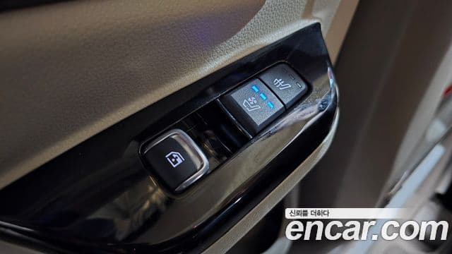 Kia Carnival 2021 — Şəkil 18/20