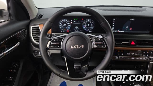 Kia Seltos 2024 — Şəkil 14/20