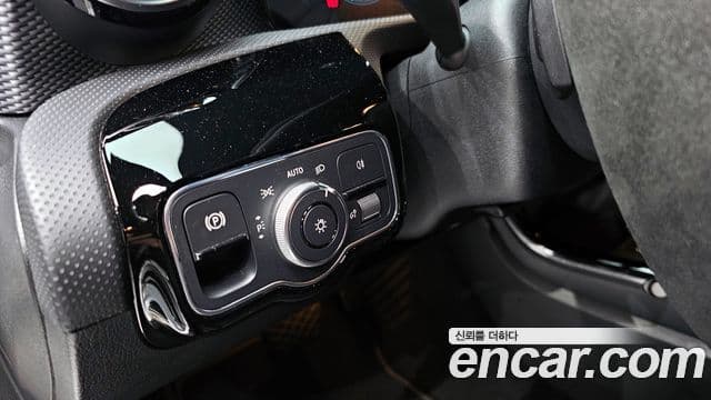 Mercedes-Benz A-Class 2021 — ფოტო 17/20