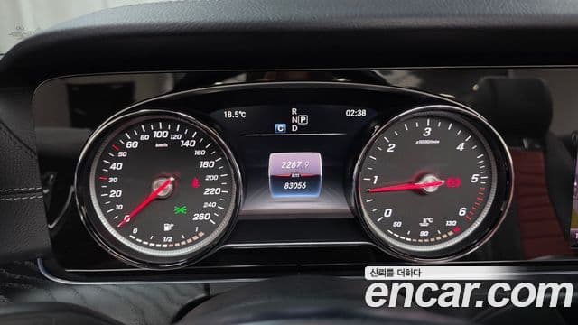 Mercedes-Benz E-Class 2018 — ფოტო 8/20