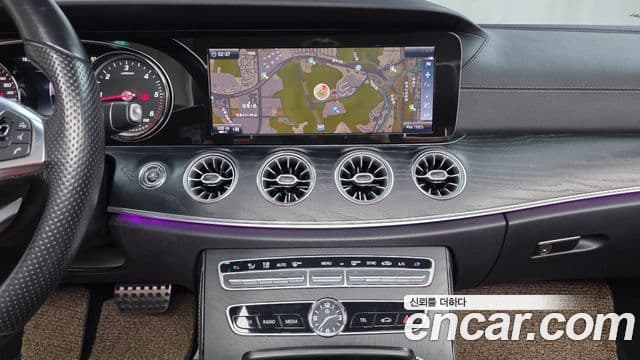 Mercedes-Benz E-Class 2018 — ფოტო 14/20